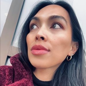 Meet your Posher, Adrienne